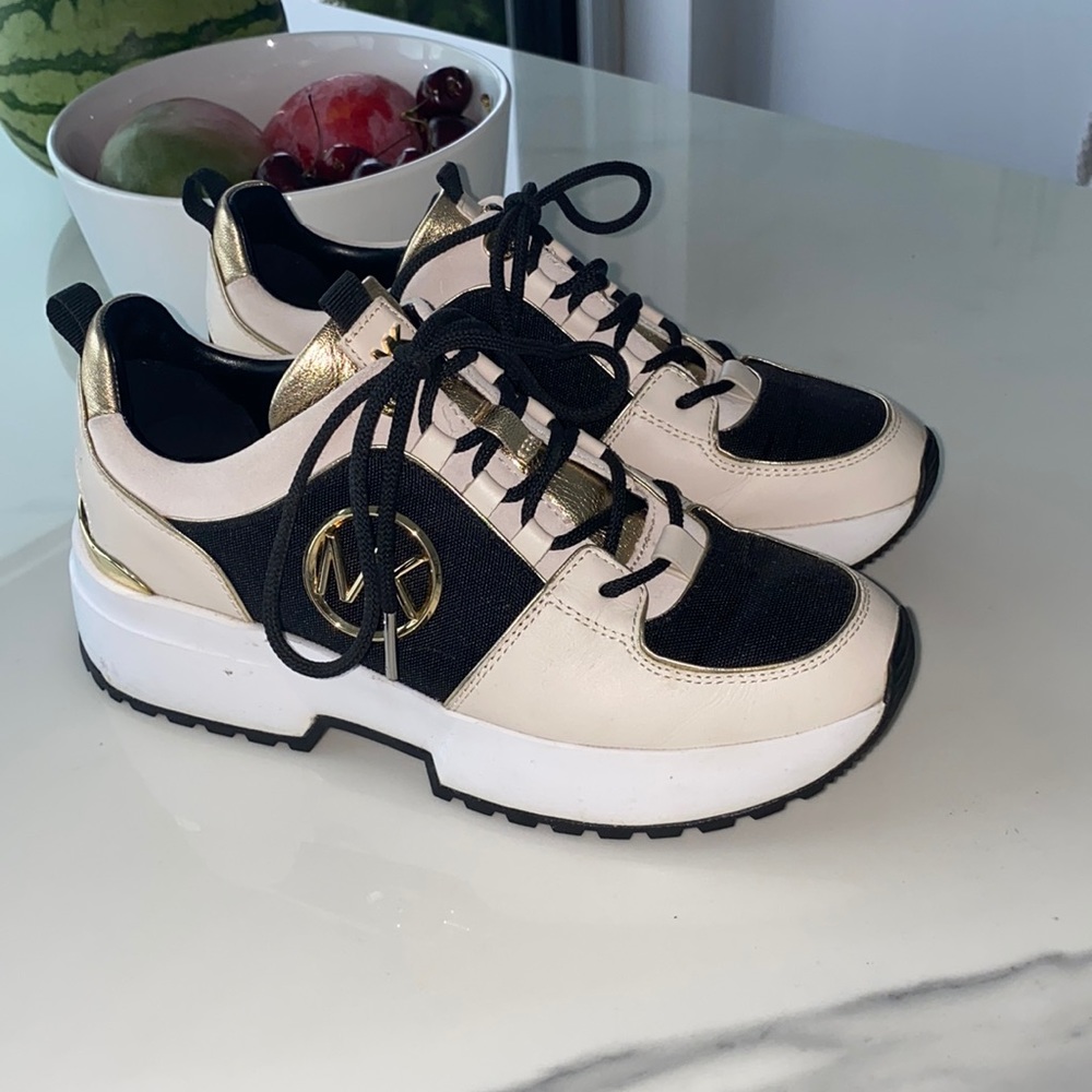 Michael Kors runners in excellent condition